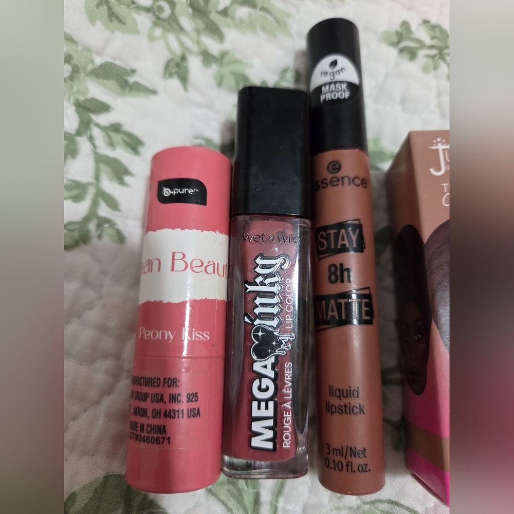 Various Nude & Pink Women Makeup Lip Collection Bundle - Picture 2 of 3